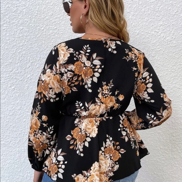 𝗣𝗹𝘂𝘀 𝗙𝗹𝗼𝗿𝗮𝗹 𝗣𝗲𝗽𝗹𝘂𝗺 𝗧𝗼𝗽 - Picture 3 of 3